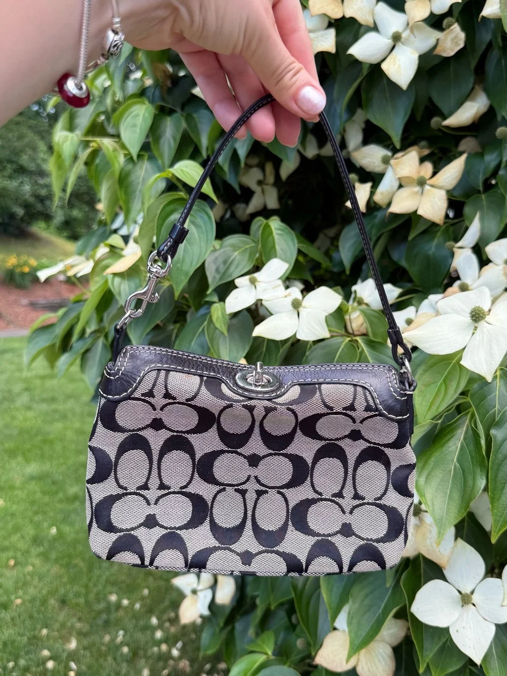 Coach Black Tan Signature Canvas Wristlet Turn Lock Clutch Y2K